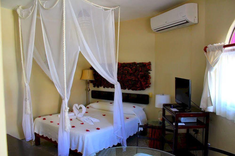 Boutique Hotel Delfin 5Th Avenue Playa del Carmen Esterno foto